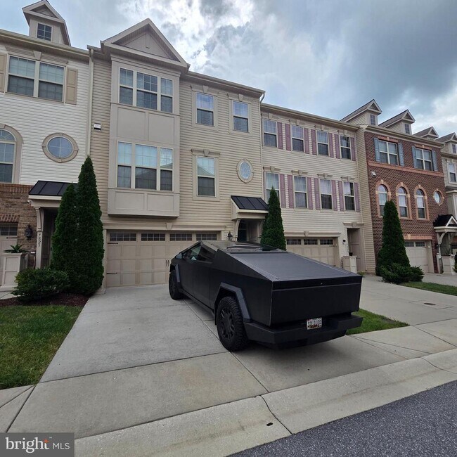 Building Photo - 7825 Rappaport Dr