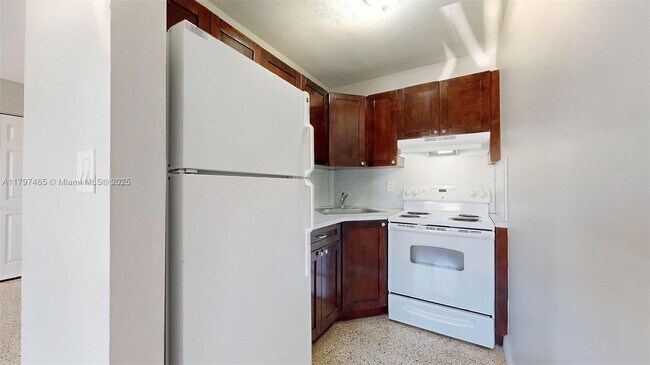 Building Photo - 426 NW 13th Ave