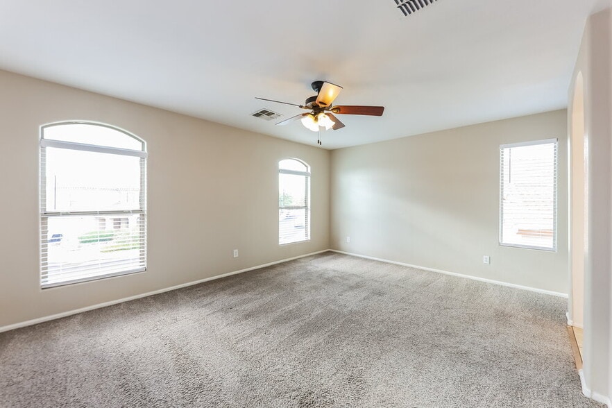 Building Photo - 2534 W Blue Sky Dr