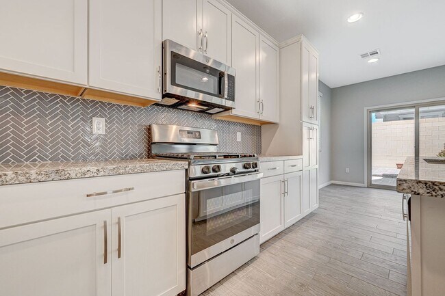 Building Photo - MODERN 2 Story, 3 Bedroom Home near Aliante!