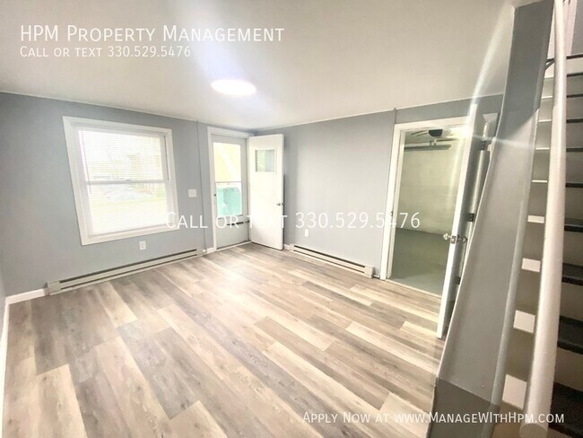 Building Photo - 1027 Pittsburg Ave NW