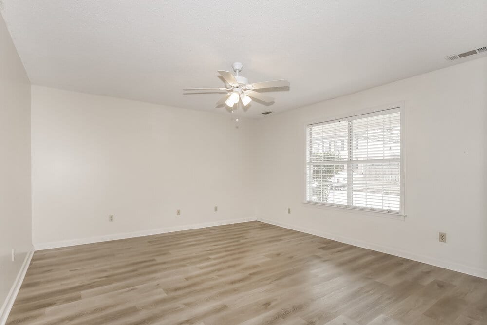 Building Photo - 1400 Milestone Dr