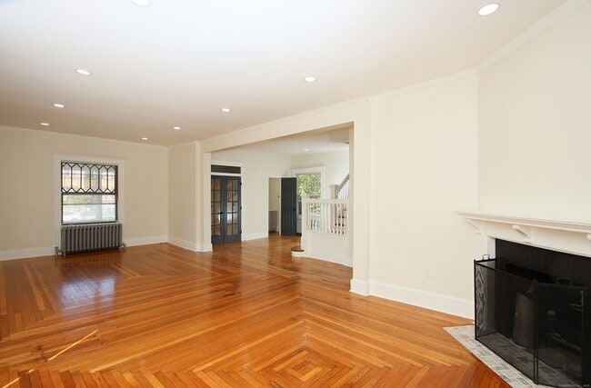 Building Photo - 62 Whitney St