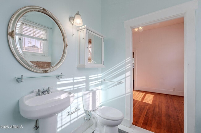 Building Photo - 711 E McKinley St