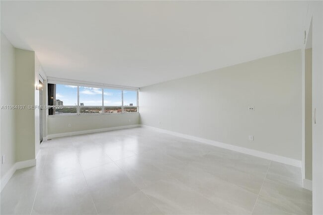 Building Photo - 1 Grove Isle Dr