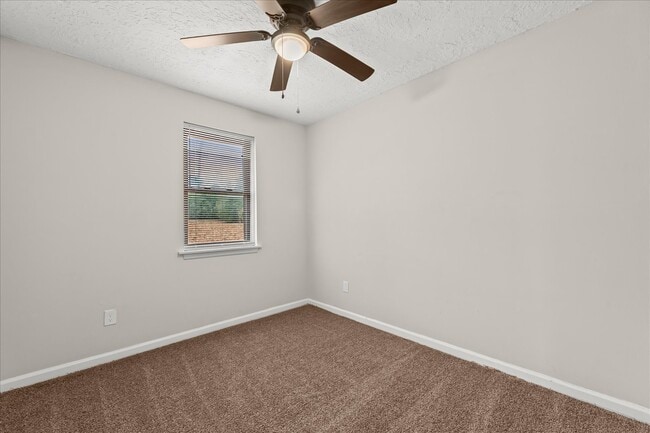 Building Photo - 2357 Basswood Dr