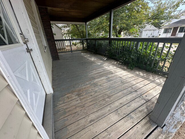 Building Photo - PRELEASING for AUGUST! Spacious 4-Bedroom Home Within Walking Distance to Ball State