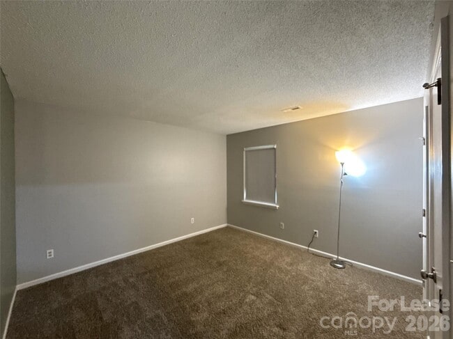 Building Photo - 5919 Hunters Crossing Ln