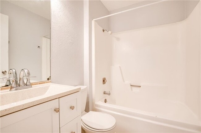 Building Photo - 12407 Tree Line Dr