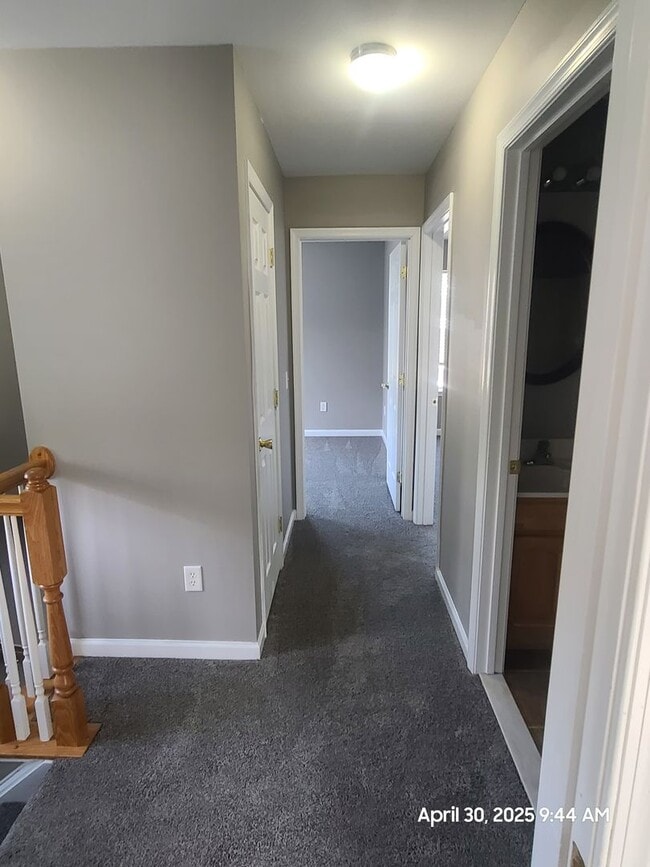 Building Photo - End Unit Town Home in Waynesboro, PA!