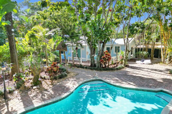 Building Photo - 1115 SW 4th St