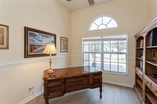 Building Photo - 8121 SW Yachtsmans Dr