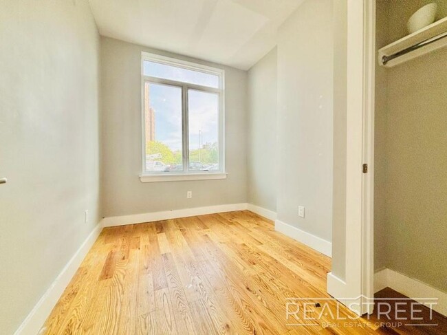 Building Photo - 2 bedroom in BROOKLYN NY 11205