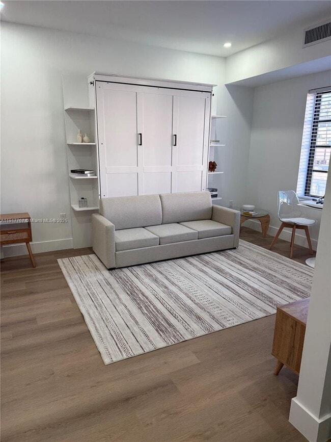 Primary Photo - 1619 Jefferson Ave