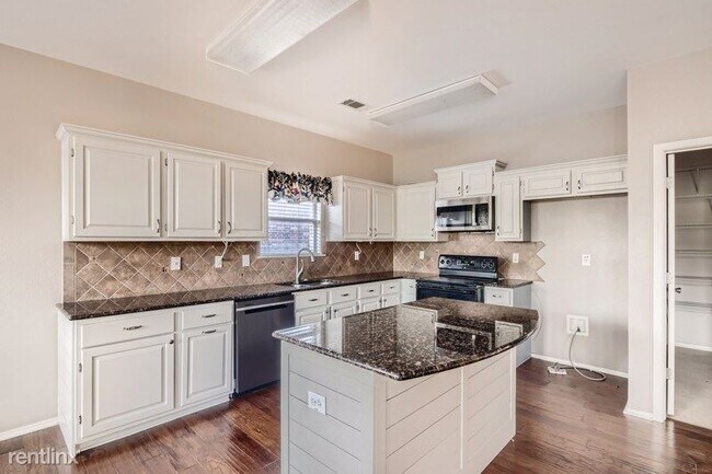 Building Photo - 4 br, 2.5 bath House - 3632 Sumter Glade UNIT