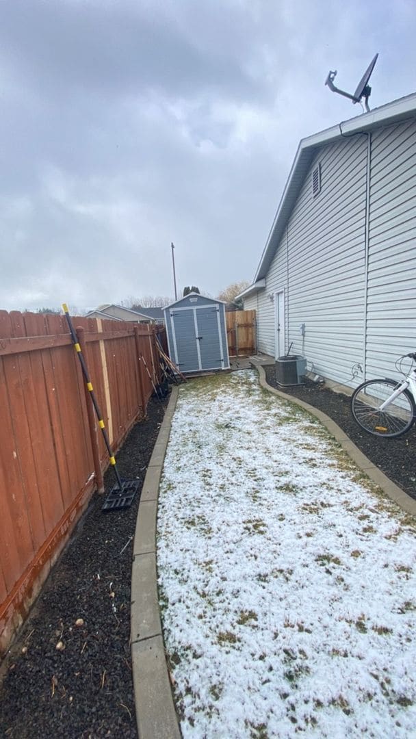 Building Photo - Super Cute Home!