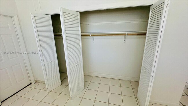Building Photo - 8000 Tatum Waterway Dr