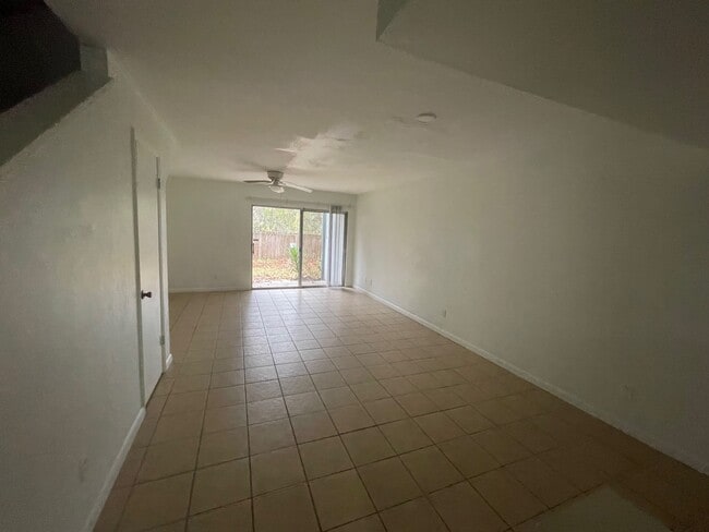 Building Photo - 4411 SW 34th St