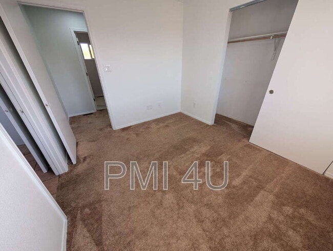 Building Photo - 7105 Casa Elena Dr NE