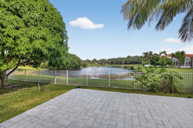 Building Photo - 3943 Westchester Way