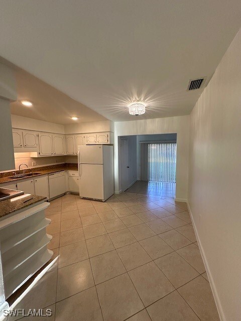 Building Photo - 753 Palm View Dr