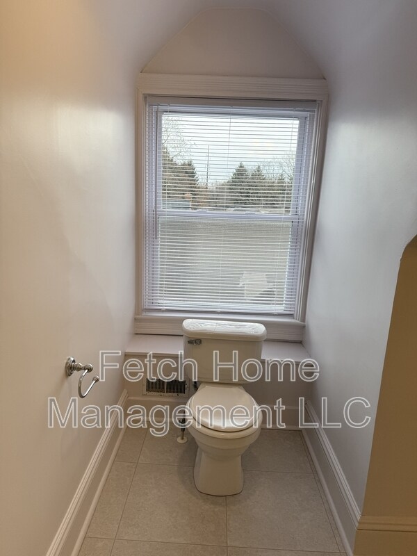 Building Photo - 125 E State St