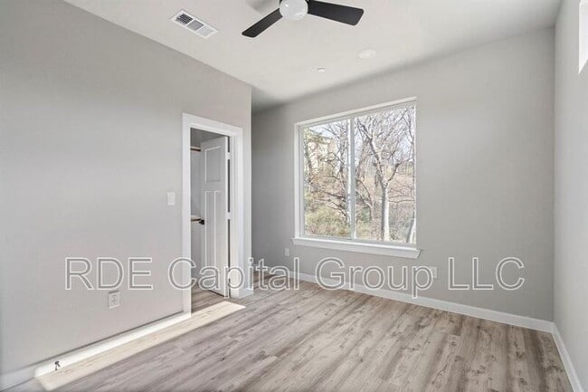 Building Photo - 948 S Corinth St Rd