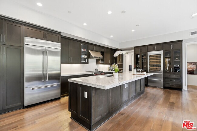Building Photo - 12775 Bluff Creek Dr