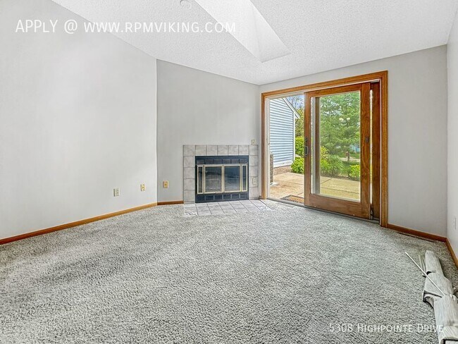 Building Photo - 2br 2.5ba 2cg ~ Security Deposit Free Alte...