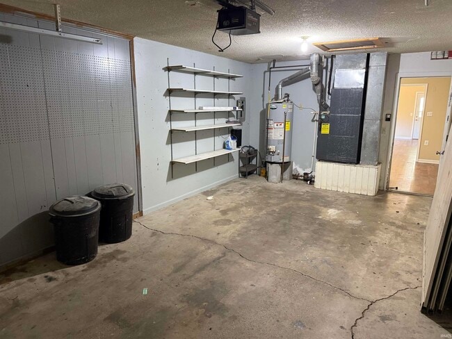 Building Photo - 3333 Kendale Dr