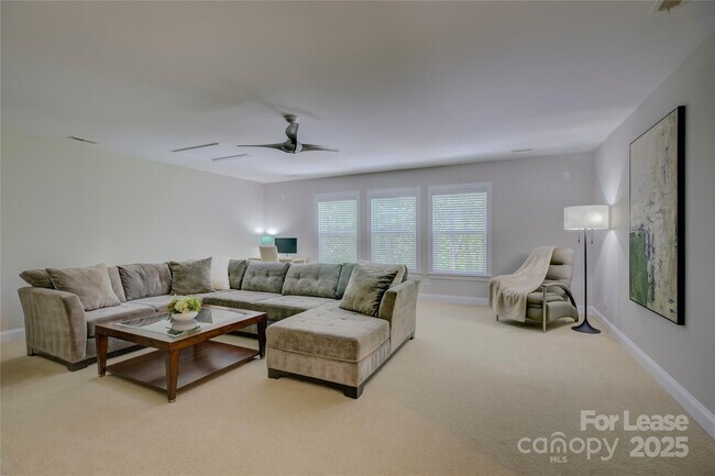 Building Photo - 9810 Daufuskie Dr