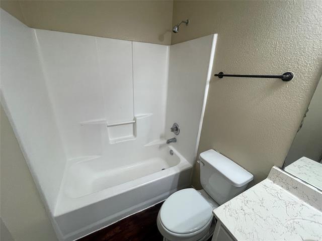 Building Photo - 640 Gibson St