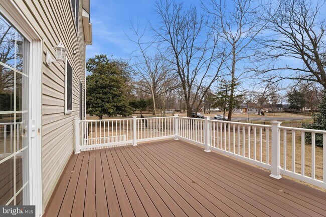 Building Photo - 609 Tebbston Dr