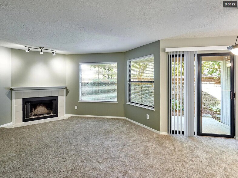 Building Photo - 4000 Carman Dr