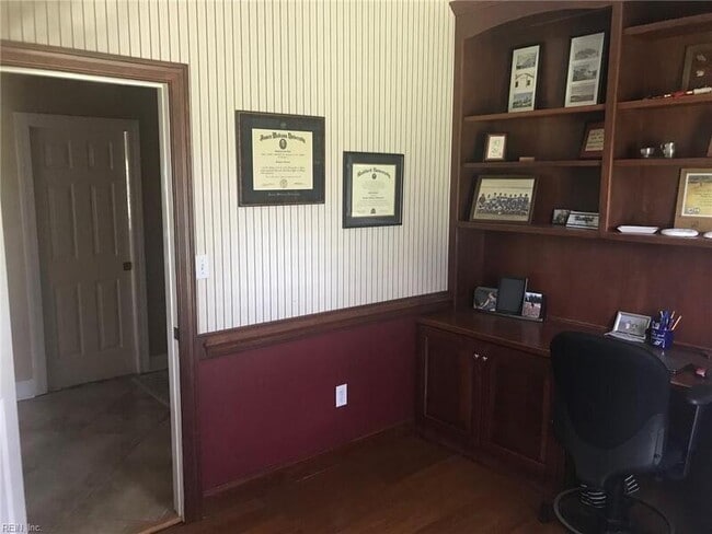 Building Photo - 12325 6 Ponds Ln