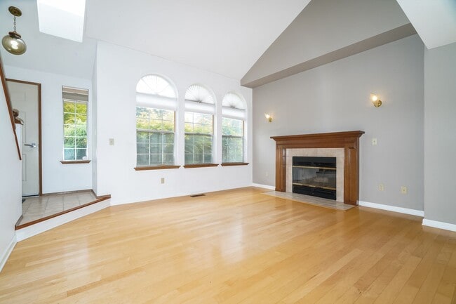 Building Photo - Federal Way 2-Story