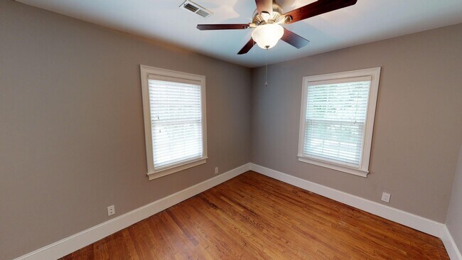 Building Photo - 7BR/4.5BA Home Near UTK | Greek Life & Gro...