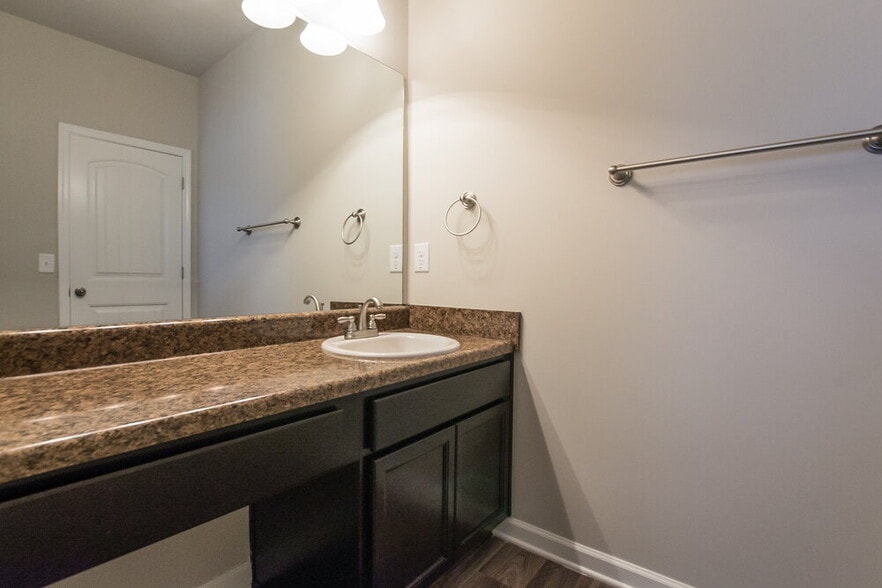 Building Photo - 115 Preserve Dr