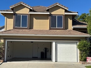 Building Photo - Coming Soon !!!!Beautiful  4 bedrooms, 2 full bathrooms Tenant Occupied. Please call to Schedule!!
