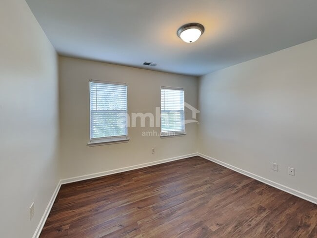 Building Photo - 4732 Sunburst Ln