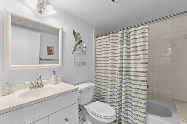 Building Photo - 1004 Green Pine Blvd