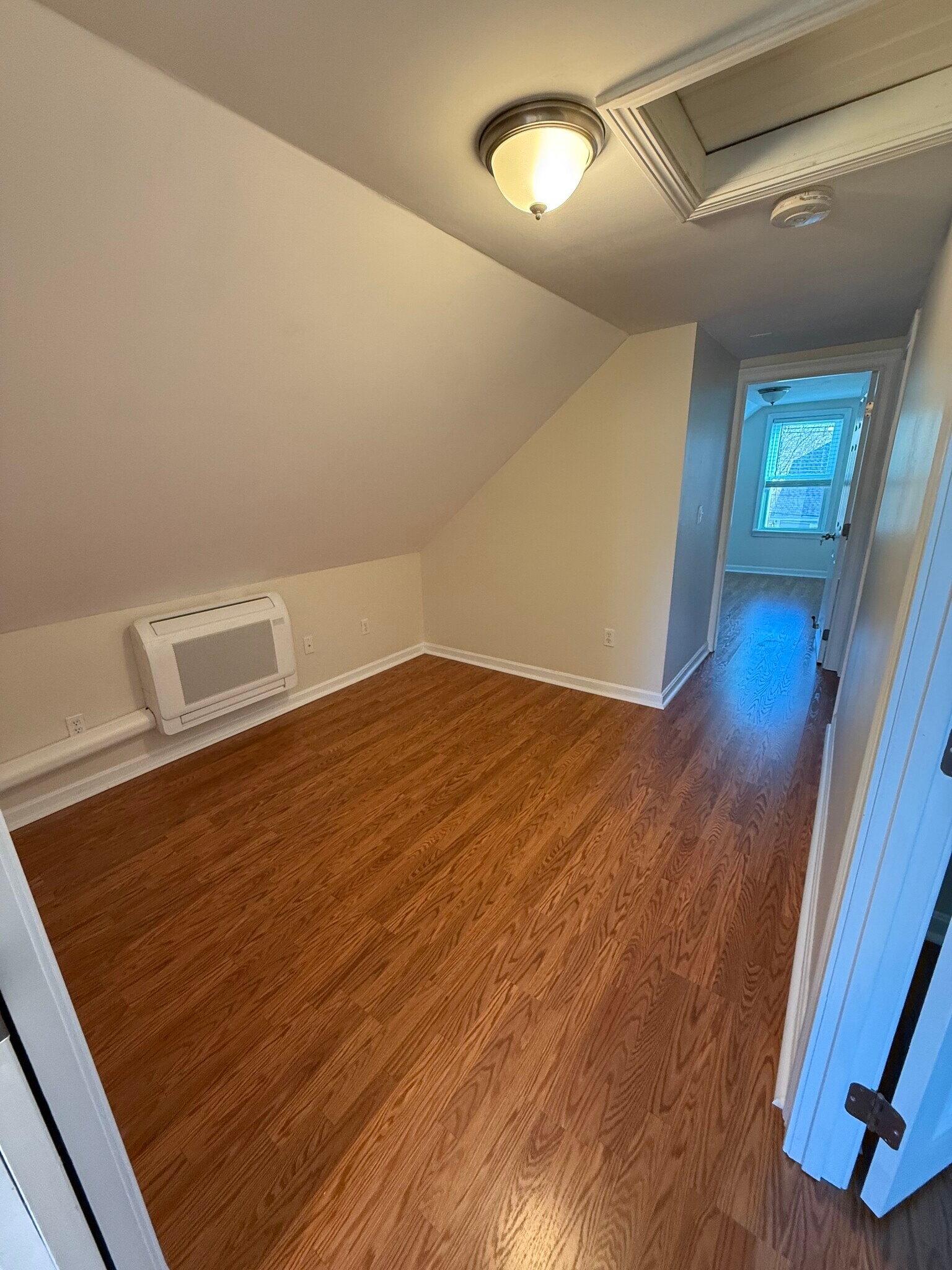 Building Photo - 95 Lake St