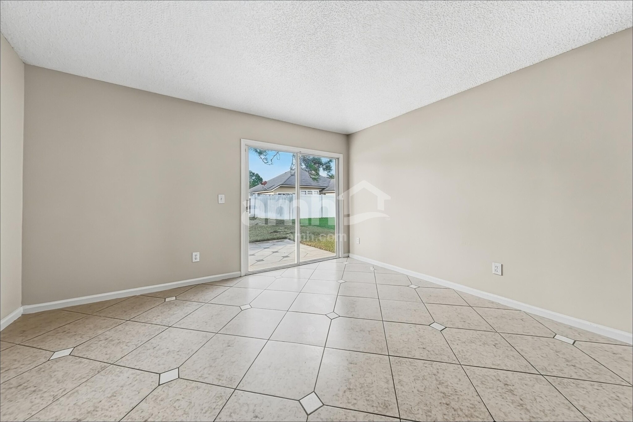 Building Photo - 9261 Redtail Dr
