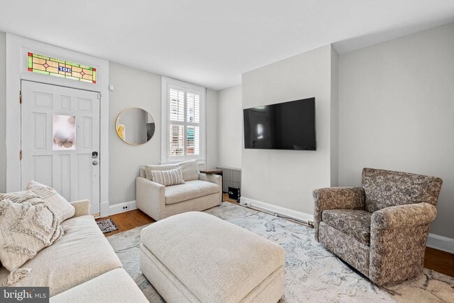 Building Photo - 307 S Exeter St