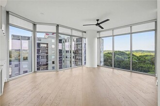 Building Photo - 222 12th St NE