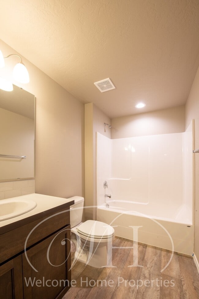 Building Photo - Beautiful Newer Home in New Neighborhood