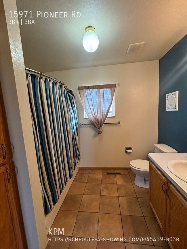 Building Photo - 15971 Pioneer Rd