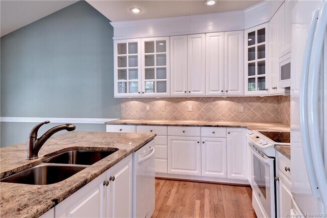 Building Photo - 3415 Avery Cir