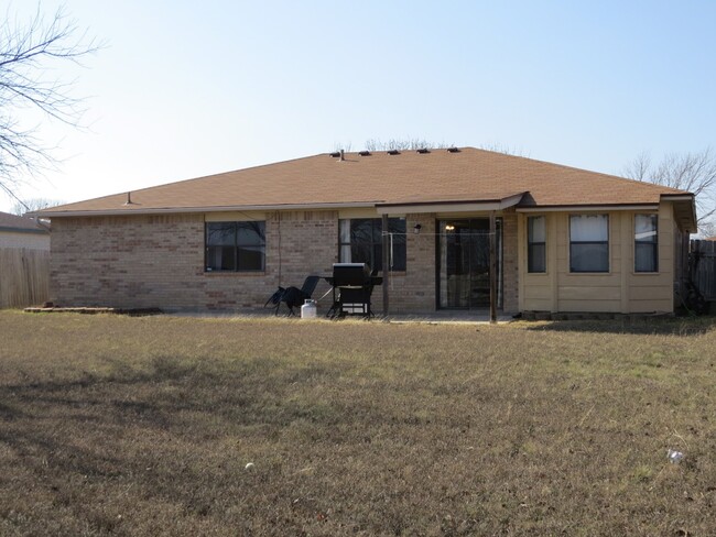 Building Photo - Embrace Spacious Living in Killeen!