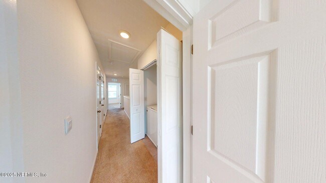 Building Photo - 8367 Zenith Cir